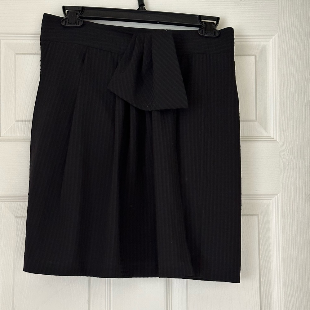 Gap wrap around skirt with cute bow- NWT